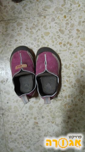 נעלי קרוקס לילדה