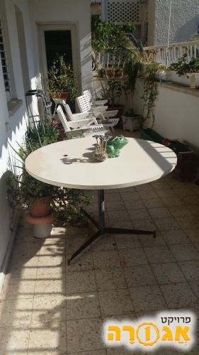 שולחן למרפסת או לגן