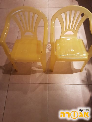 כסאות לפעוטים