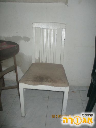 4 כיסאות