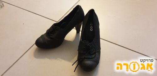 נעלי עקב שחורות TO GO