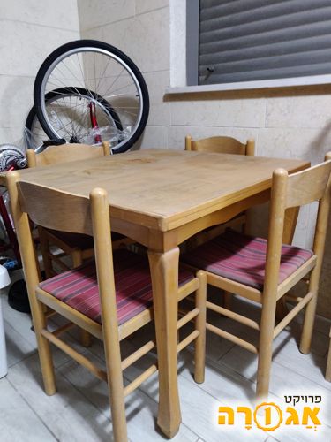 שולחן + 4 כסאות