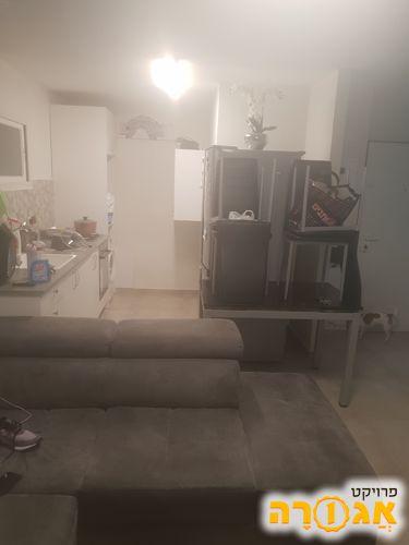שולחן אוכל +כיסאות