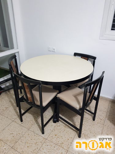 שולחן עגול + כסאות