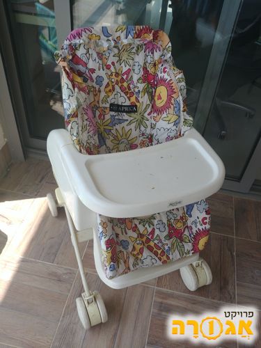 כיסא אוכל לתינוקות