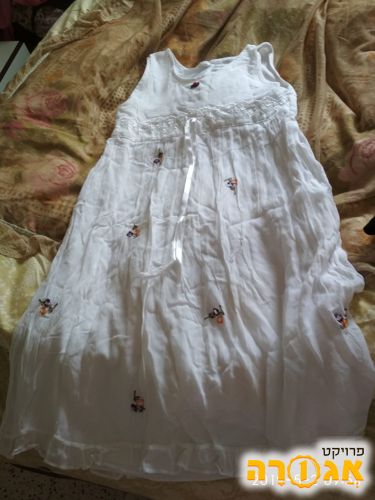 שמלה לבנה לילדה
