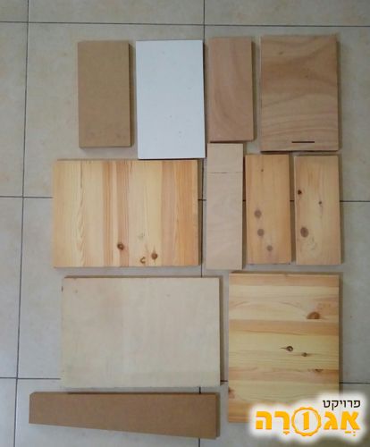 לוחות עץ בגדלים שונים