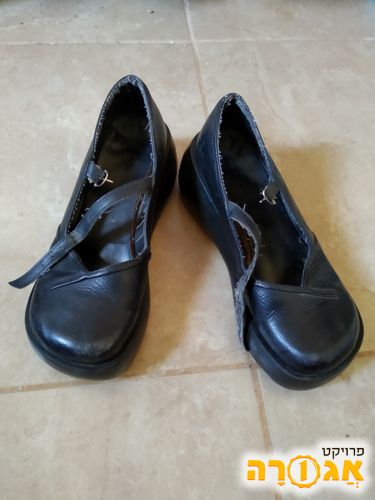 נעלי עור-בובה שחורות - לא חדשות