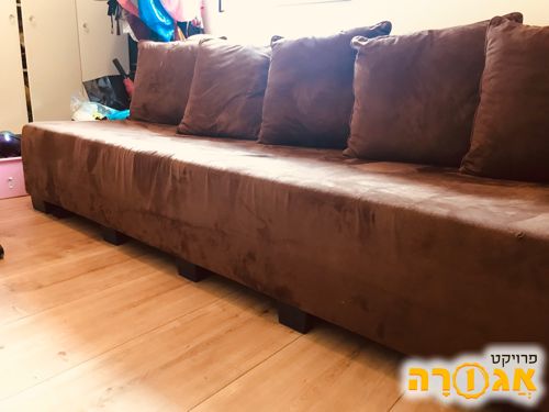 ספה באורך כ 2 מטר