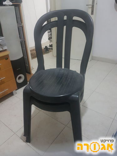 כסא פלסטיק