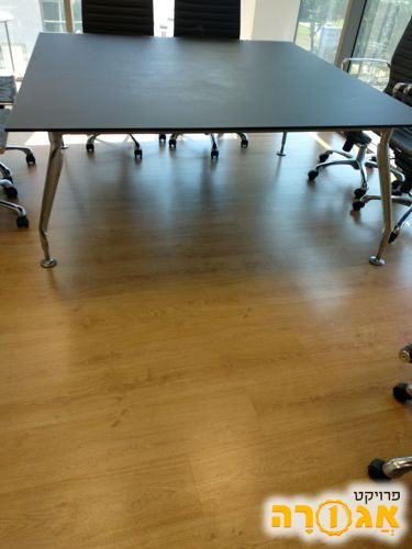 שולחן משרדי לחדר ישיבות