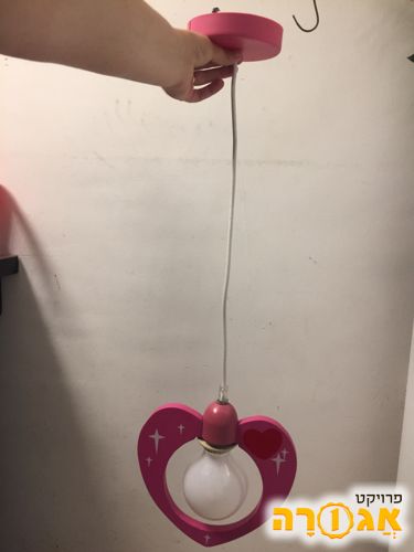 מנורה לחדר ילדות