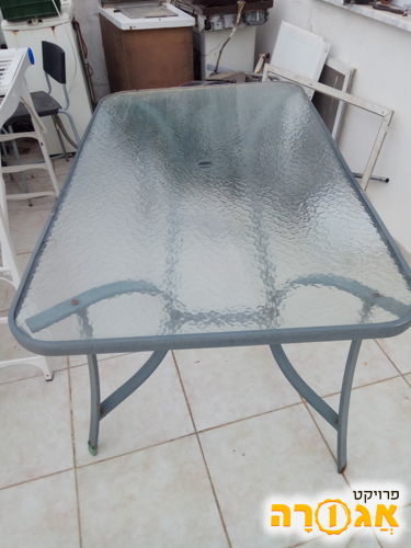 שלחן גינה מזכוכית