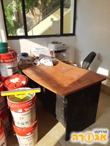 שולחן מעץ, משרדי