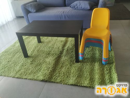 שטיח שולחן וכסאות לחדר ילדים