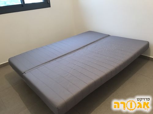 ספה תלת מושבית שנפתחת למיטה זוגית 140x200