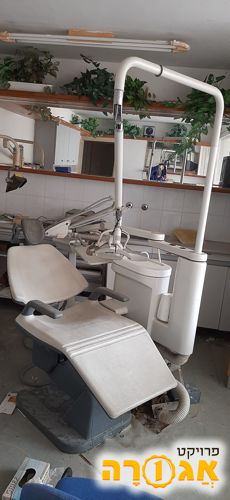 שני כסאות טיפול (רופא שיניים)
