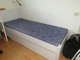 מיטת יחיד עם עוד מיטה וארגז מצעים