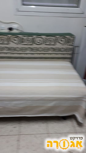 ספה שנפתחת למיטה עם אגז מצעים