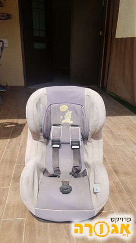 כיסא בטיחות לתינוק ברכב