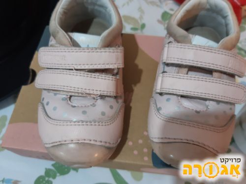 נעליים לתינוקת