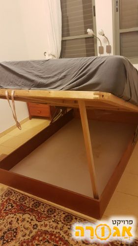מיטה זוגית עם ארגז
