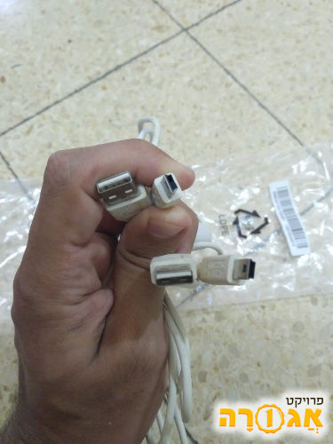2 כבלים USB של פעם