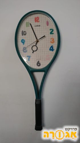 שעון קיר בצורת מחבט טניס