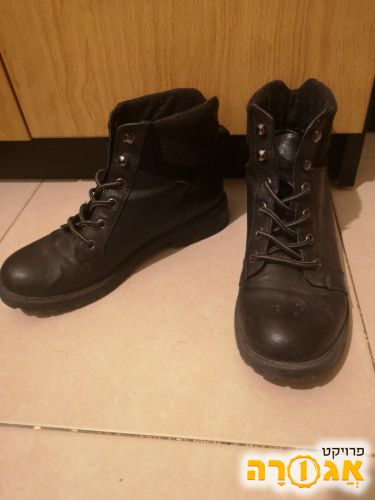 נעלי מגף שחורות