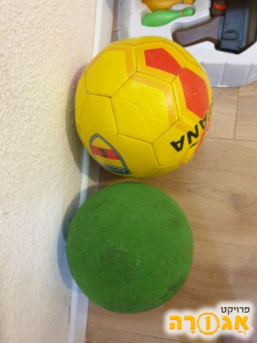 כדורגל ילדים וכדור גומי