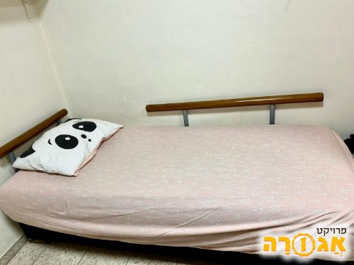 מיטת יחיד עם ארגז מצעים