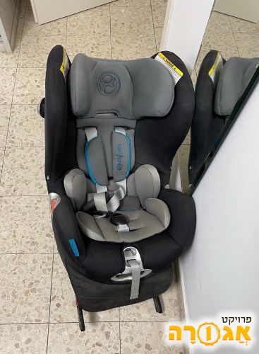 כיסא בטיחות לתינוק לרכב Cybex Sirona
