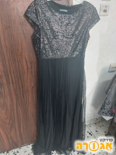 שמלת ערב שחורה יפיפיה