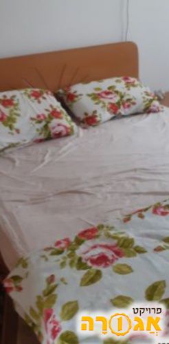 מיטת יחיד רחבה עם ארגז