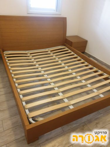 מיטה זוגית של סימפלי ווד מעץ מלא