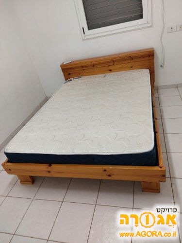 מיטה זוגית עם מזרון