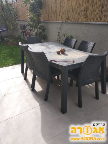 שולחן וכסאות לגינה