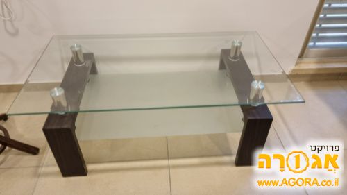 שולחן סלוני זכוכית עם מסגרת עץ