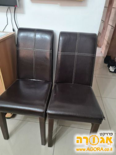 2 כסאות