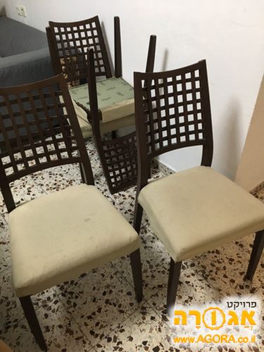 4 כסאות