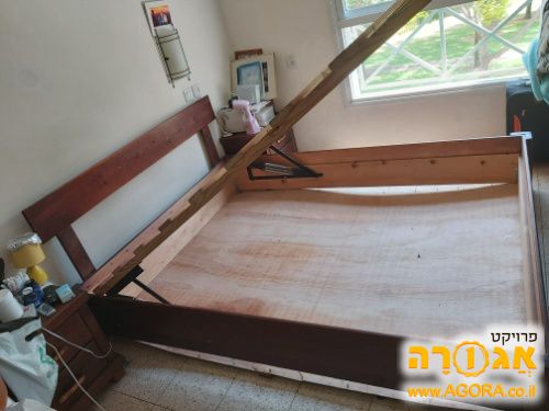 מיטה זוגית עץ ממלא ללא מזרן