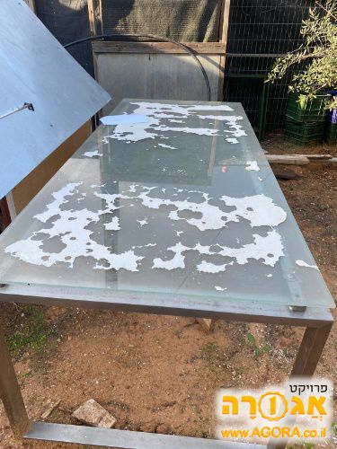 שולחן זכוכית גדול לחצר