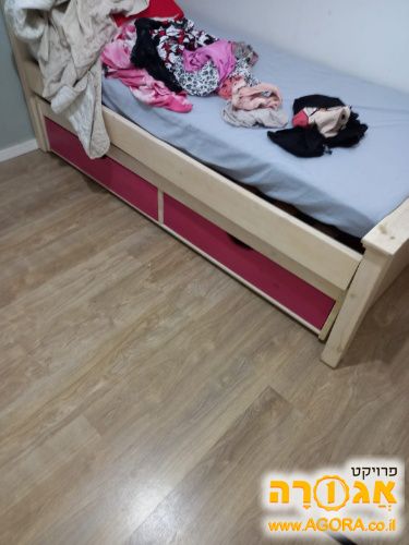 מיטת יחיד כולל מזרונים