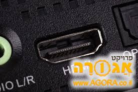 מסך מחשב עם חיבור HDMI