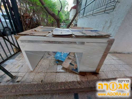 שולחן כתיבה לבן של איקאה