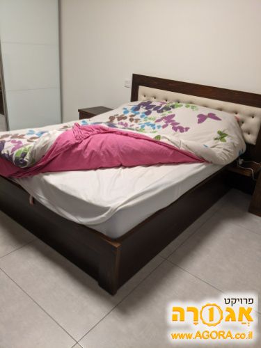 מיטה זוגית ומזרון