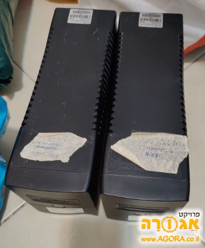 שני מכשירי UPS
