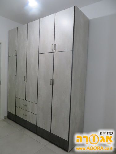 ארון בגדים