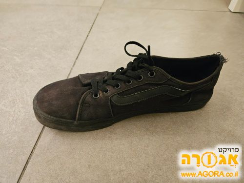 נעלי ואנס שחורות מידה 44