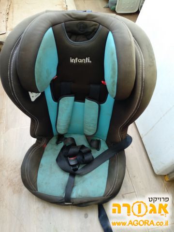 כסא לרכב לילדים בצבע כחול של חברת INFANT